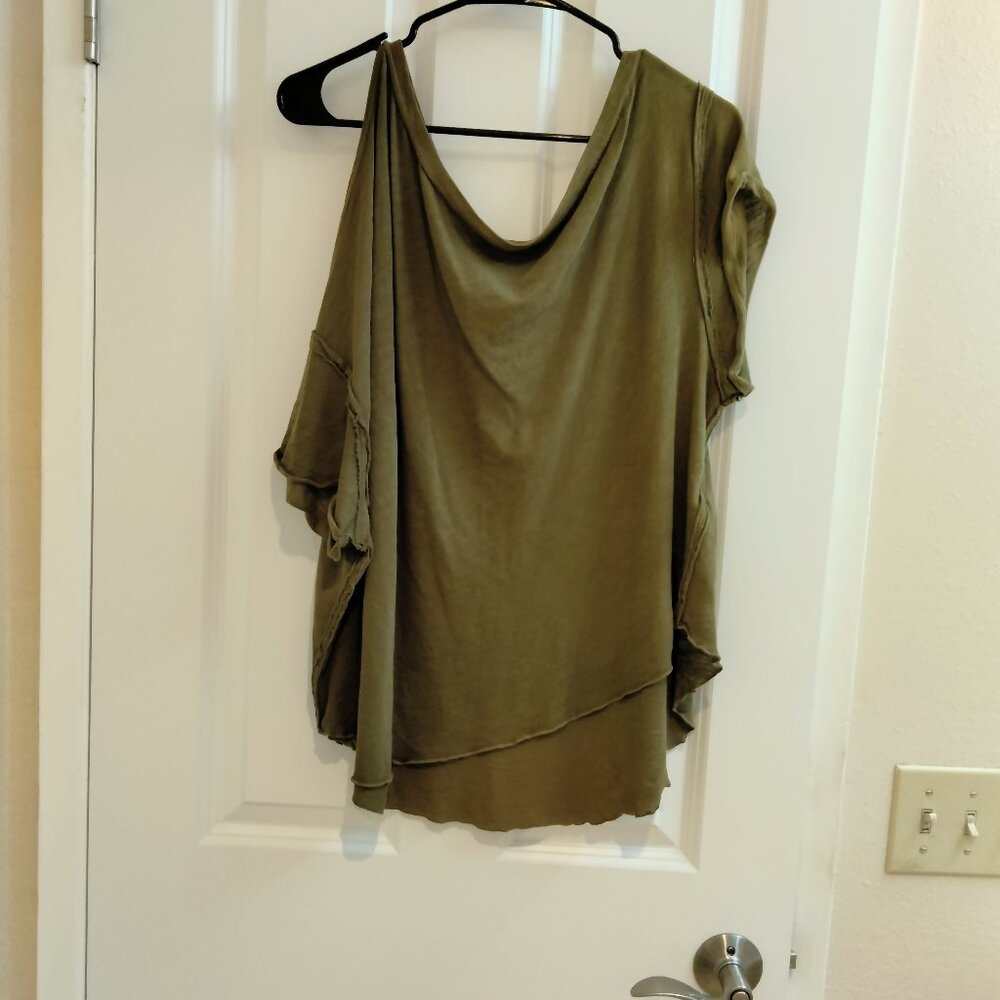 Free People (We The Free) Summer Top - Size S - Never Worn - Olive Green